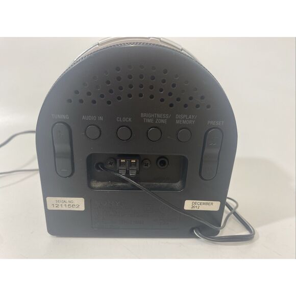 Sony ICF-C7IP Dream Machine Alarm Clock AM/FM Radio iPod & iPhone Dock - Picture 5 of 9